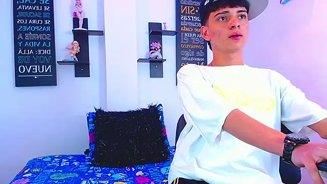 milo hot  online show from 04-01-26, 07:11