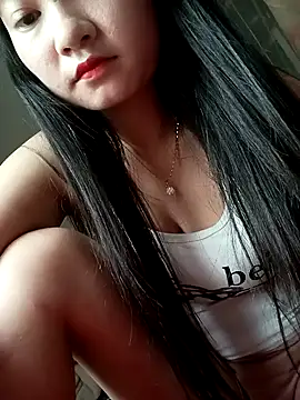 Snapshot of Linh_Hoang chatting on 04-18-26, 07:11 Linh Hoang online show from 04-18-26, 07:11