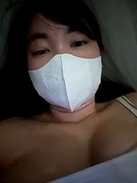 Snapshot of Linh_Hoang chatting on 05-23-26, 01:04 Linh Hoang online show from 05-23-26, 01:04