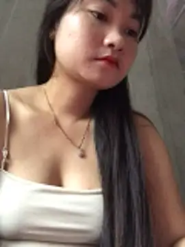 Snapshot of Linh_Hoang chatting on 04-19-26, 05:08 Linh Hoang online show from 04-19-26, 05:08