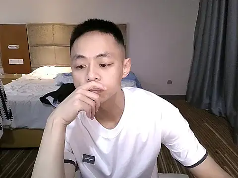 Snapshot of davidboys chatting on 04-28-26, 04:17 davidboys online show from 04-28-26, 04:17