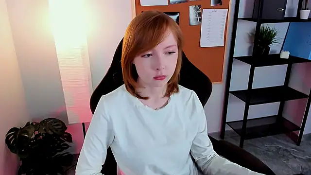 Snapshot of CherryCrushLove chatting on 05-10-26, 06:17 CherryCrushLove online show from 05-10-26, 06:17