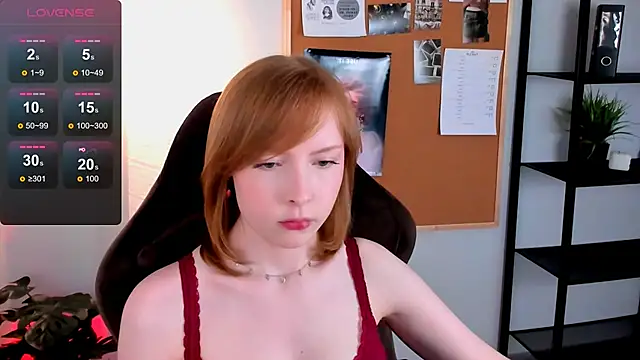 Snapshot of CherryCrushLove chatting on 05-16-26, 11:31 CherryCrushLove online show from 05-16-26, 11:31
