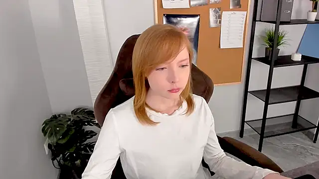 Snapshot of CherryCrushLove chatting on 04-30-26, 05:58 CherryCrushLove online show from 04-30-26, 05:58