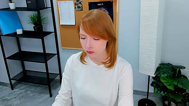 Snapshot of CherryCrushLove chatting on 04-18-26, 05:54 CherryCrushLove online show from 04-18-26, 05:54