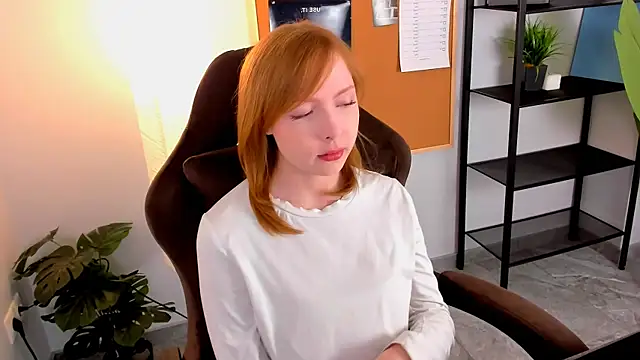 Snapshot of CherryCrushLove chatting on 05-03-26, 06:07 CherryCrushLove online show from 05-03-26, 06:07