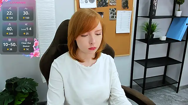 Snapshot of CherryCrushLove chatting on 05-21-26, 06:00 CherryCrushLove online show from 05-21-26, 06:00