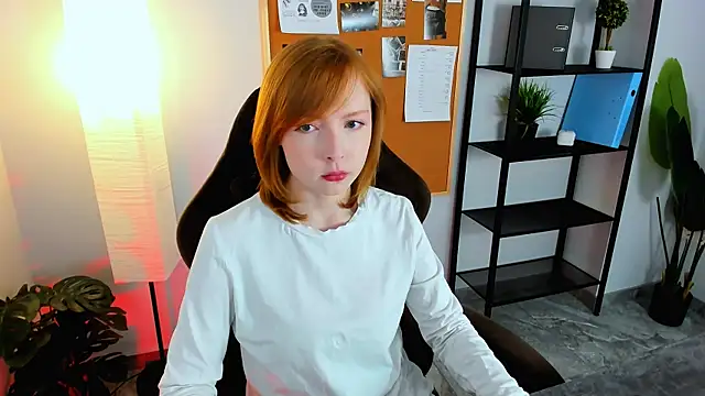 Snapshot of CherryCrushLove chatting on 05-11-26, 06:04 CherryCrushLove online show from 05-11-26, 06:04
