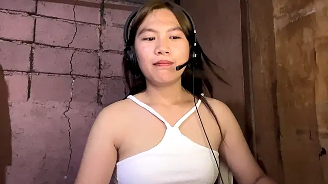 PeachyGlowBaby online show from 04-02-26, 09:16