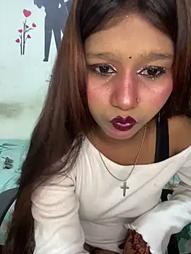 Snapshot of Cutiepie- chatting on 05-03-26, 05:38 Cutiepie- online show from 05-03-26, 05:38