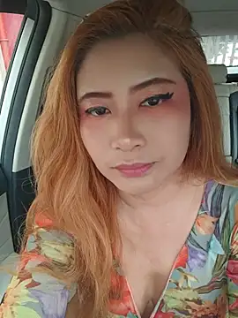 Snapshot of XRasee chatting on 04-15-26, 02:39 XRasee online show from 04-15-26, 02:39