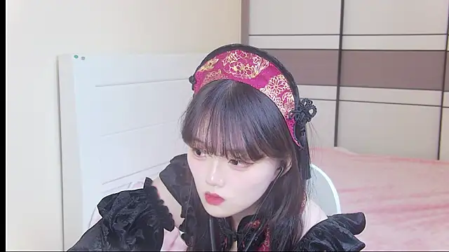 Snapshot of NINI531 chatting on 05-05-26, 09:34 NINI531 online show from 05-05-26, 09:34