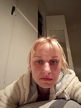 Snapshot of RinaSunX chatting on 04-03-26, 12:50 RinaSunX online show from 04-03-26, 12:50