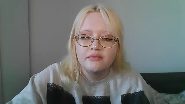 Snapshot of Elayne_Sweet chatting on 04-16-26, 08:04 Elayne Sweet online show from 04-16-26, 08:04