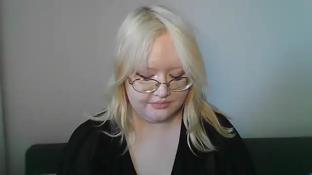 Snapshot of Elayne_Sweet chatting on 04-07-26, 09:22 Elayne Sweet online show from 04-07-26, 09:22