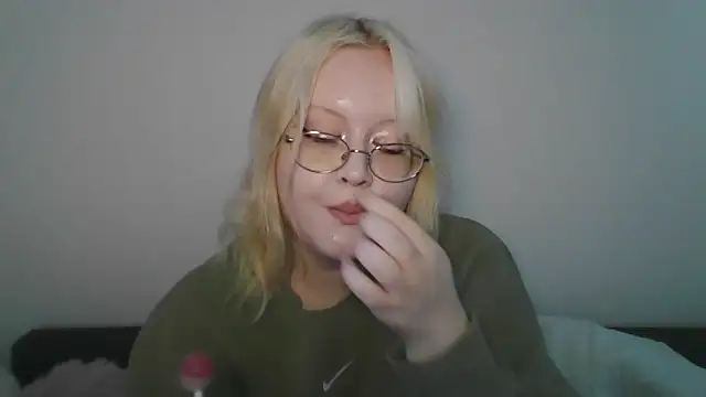 Snapshot of Elayne_Sweet chatting on 04-10-26, 08:10 Elayne Sweet online show from 04-10-26, 08:10
