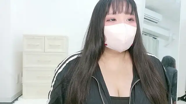 Snapshot of yukichan_v chatting on 03-31-26, 01:35 yukichan v online show from 03-31-26, 01:35