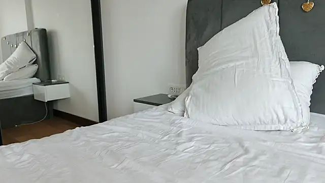 Snapshot of DreamyK chatting on 06-02-26, 10:37 DreamyK online show from 06-02-26, 10:37