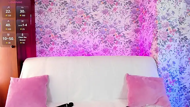 Snapshot of MissAlison__ chatting on 06-27-26, 04:18 MissAlison online show from 06-27-26, 04:18