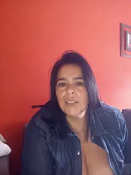Snapshot of lucianamorocha chatting on 06-02-26, 04:18 lucianamorocha online show from 06-02-26, 04:18