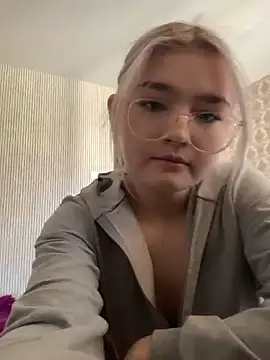 KimCarr online show from 04-02-26, 12:01