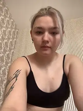 Snapshot of KimCarr chatting on 04-06-26, 10:27 KimCarr online show from 04-06-26, 10:27
