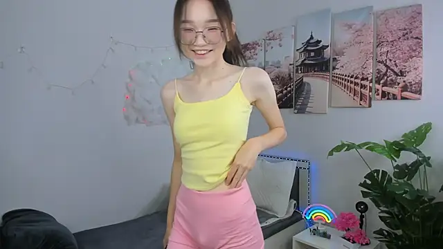 Snapshot of syuri_sun chatting on 06-20-26, 03:28 syuri sun online show from 06-20-26, 03:28