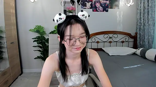 Snapshot of syuri_sun chatting on 07-11-26, 11:21 syuri sun online show from 07-11-26, 11:21
