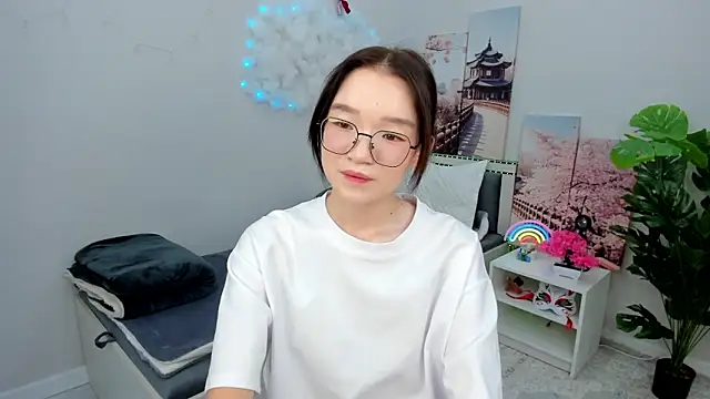 Snapshot of syuri_sun chatting on 06-11-26, 02:36 syuri sun online show from 06-11-26, 02:36
