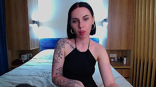 Snapshot of Sour_Berry_ chatting on 05-14-26, 04:26 Sour Berry online show from 05-14-26, 04:26
