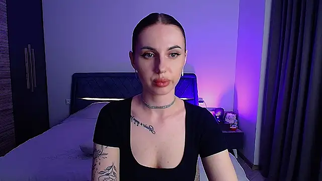 Snapshot of Sour_Berry_ chatting on 04-28-26, 05:06 Sour Berry online show from 04-28-26, 05:06