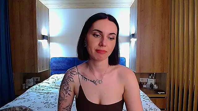 Snapshot of Sour_Berry_ chatting on 05-27-26, 04:36 Sour Berry online show from 05-27-26, 04:36
