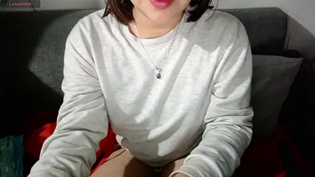 Snapshot of Elfi_333 chatting on 04-16-26, 11:40 Elfi 333 online show from 04-16-26, 11:40