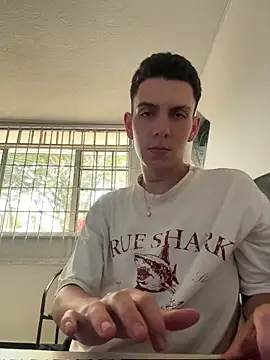 Snapshot of Liam_Fiire chatting on 04-30-26, 07:43 Liam Fiire online show from 04-30-26, 07:43
