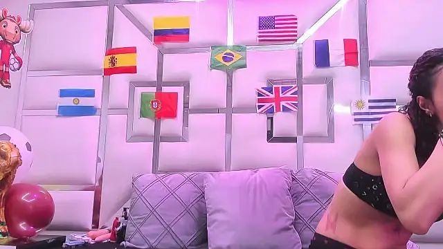 Snapshot of AntonelaBlaze chatting on 06-12-26, 05:38 AntonelaBlaze online show from 06-12-26, 05:38