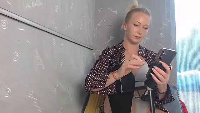 leilahotX online show from 07-22-26, 11:23