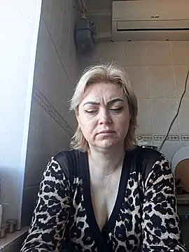 SylvieGold453 online show from 05-05-26, 07:33