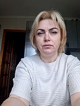 SylvieGold453 online show from 05-28-26, 12:33