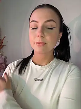 L0LA XO online show from 04-10-26, 11:17