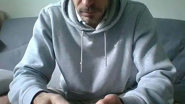 Snapshot of Valmont3340 chatting on 05-06-26, 01:04 Valmont3340 online show from 05-06-26, 01:04