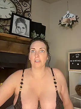 Snapshot of taylorsunshine chatting on 07-18-26, 07:44 taylorsunshine online show from 07-18-26, 07:44