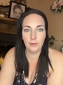 Snapshot of taylorsunshine chatting on 05-23-26, 05:45 taylorsunshine online show from 05-23-26, 05:45