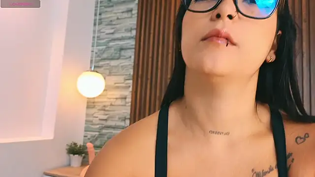 Mia milf x online show from 05-25-26, 11:31