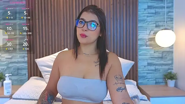 Snapshot of Mia_milf_x chatting on 06-20-26, 11:15 Mia milf x online show from 06-20-26, 11:15