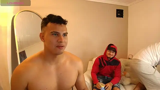 Snapshot of Maxi_and_Ares chatting on 05-17-26, 12:05 Maxi and Ares online show from 05-17-26, 12:05