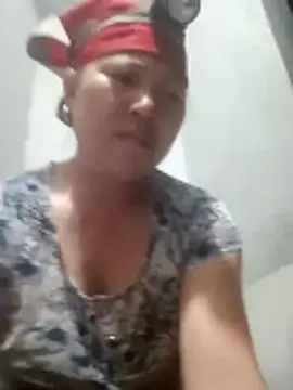 Snapshot of jikey-bibi chatting on 04-15-26, 08:53 jikey-bibi online show from 04-15-26, 08:53