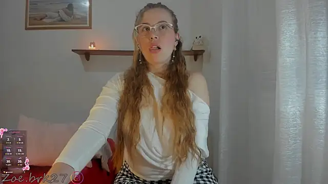 Snapshot of Zoe_brk chatting on 05-10-26, 12:20 Zoe brk online show from 05-10-26, 12:20
