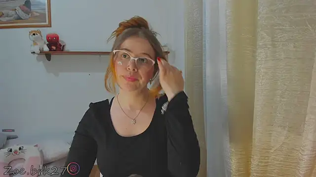 Snapshot of Zoe_brk chatting on 05-01-26, 05:18 Zoe brk online show from 05-01-26, 05:18