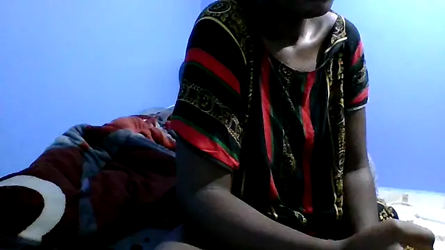 Snapshot of Thandiwe2003 chatting on 05-15-26, 02:20 Thandiwe2003 online show from 05-15-26, 02:20