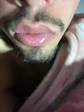 youmeloveyou online show from 04-05-26, 05:52